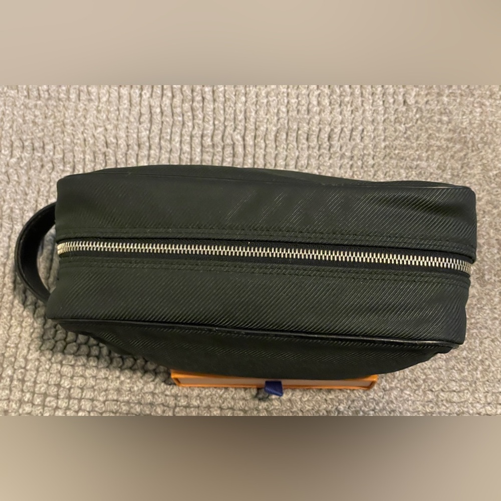 LV Taiga Parana Canvas Toiletry bag. Unisex dark greenish, black color - Picture 12 of 12